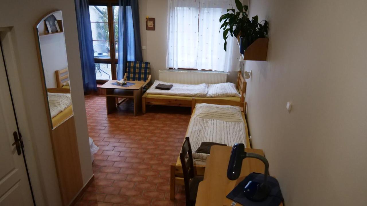 לוני Penzion Na Hradbach מראה חיצוני תמונה